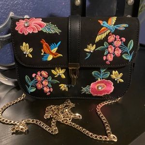 Suppppper cute Top Shop Embroidered Crossbody
